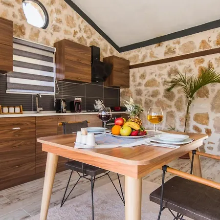 Exceptional Villa With Private Pool And Jacuzzi In Kas, Antalya * Bezirgan
